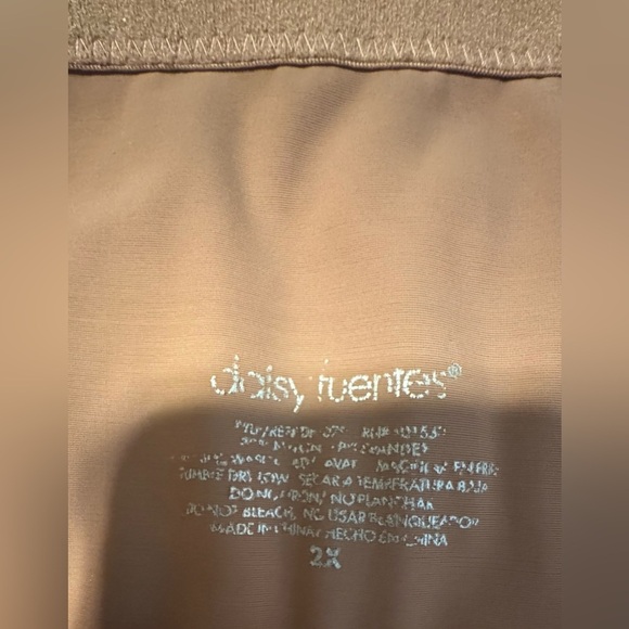 Daisy Fuentes High-Waisted Tan Women's Shorts - Picture 3 of 7